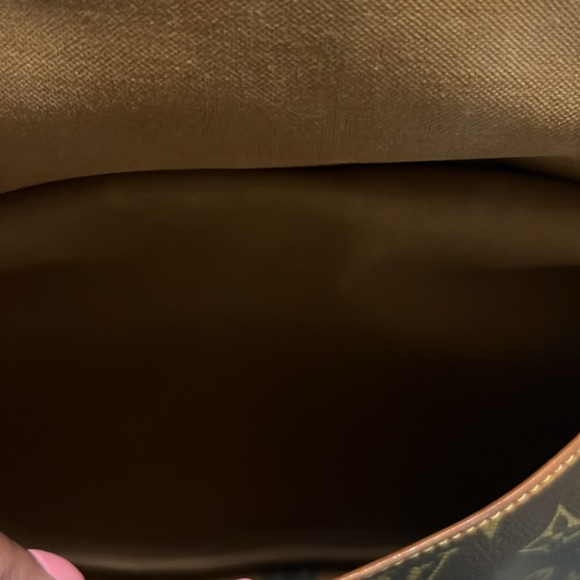 Saumur 30 Authentic normal usage wear on straps.. very clean. Darkened Vachetta - Picture 2 of 12